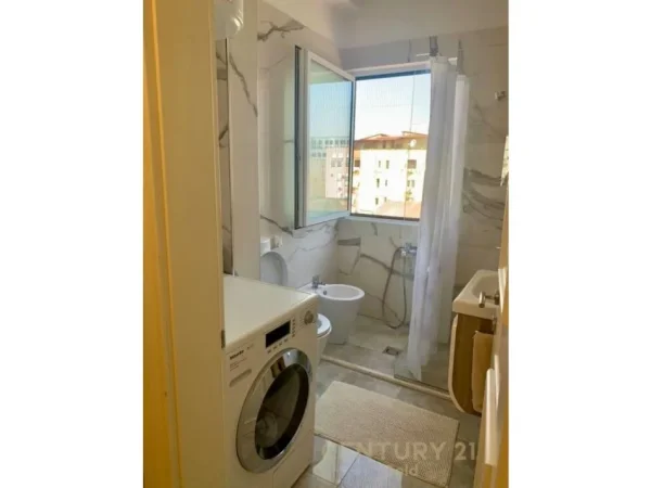 Tirane, jepet me qera apartament 2+1 , 73 m² 600 € (ISH PARKU)