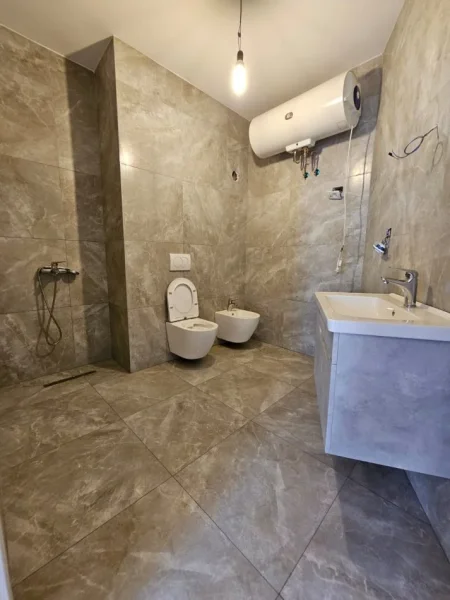 Tirane, shitet apartament 1+1 Kati 3, 61 m² 136.000 € (Shkolla e Baletit)