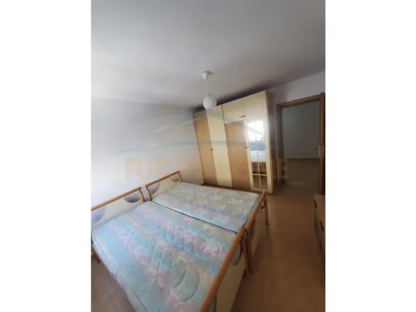 Tirane, jepet me qera apartament 2+1 Kati 5, 78 m² 400 € (Ali Demi)