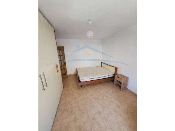 Tirane, jepet me qera apartament 2+1 Kati 5, 78 m² 400 € (Ali Demi)