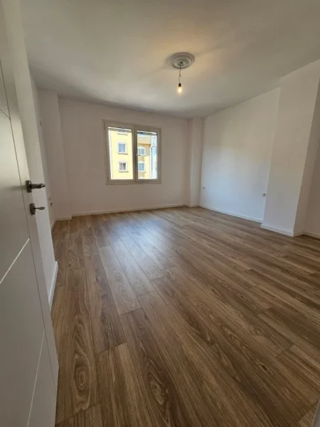 Tirane, shitet apartament 1+1 Kati 3, 72 m² 142.000 € (Shkolla Baletit)