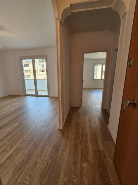 Tirane, shitet apartament 1+1 Kati 3, 72 m² 142.000 € (Shkolla Baletit)