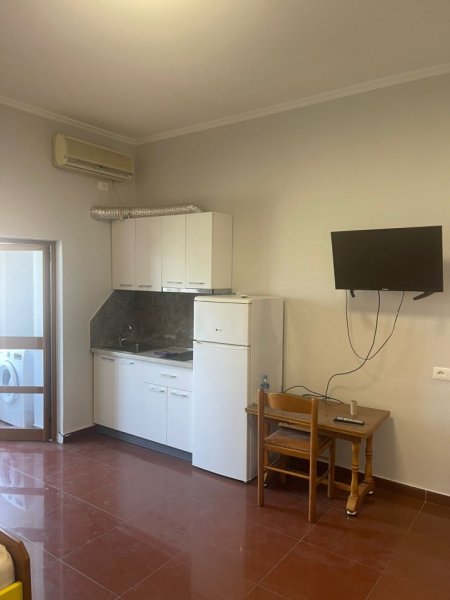 Tirane, jepet me qera garsonier 1+1 Kati 3, 40 m² 350 € (Stadiumi Dinamo)