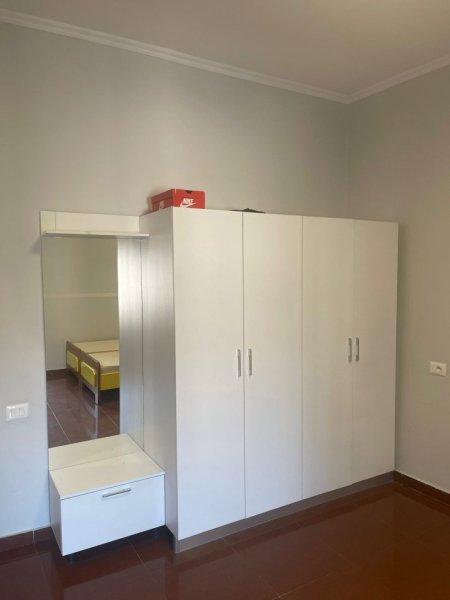Tirane, jepet me qera garsonier 1+1 Kati 3, 40 m² 350 € (Stadiumi Dinamo)
