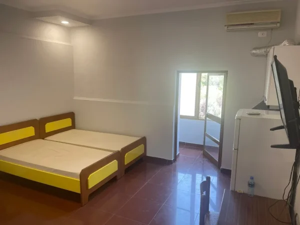 Tirane, jepet me qera garsonier 1+1 Kati 3, 40 m² 350 € (Stadiumi Dinamo)