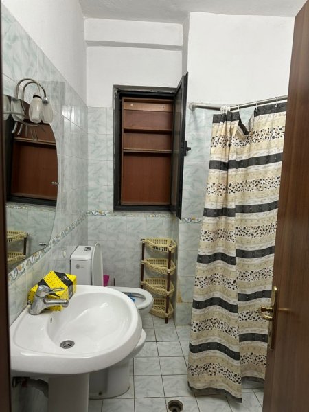 Tirane, jepet me qera apartament 1+1 Kati 7, 74 m² 450 € (Stacioni i trenit)