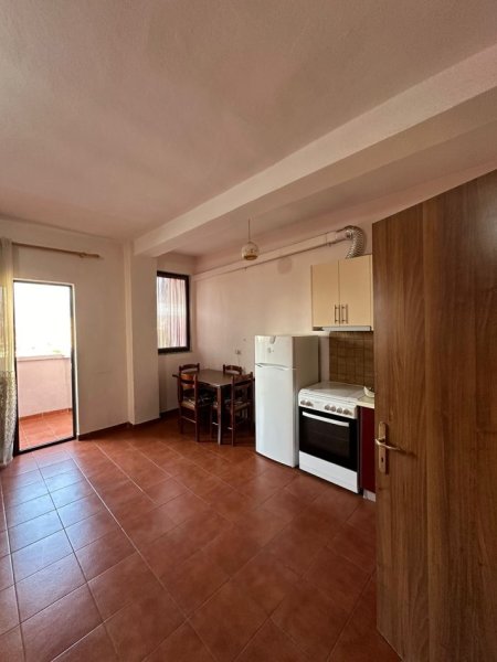Tirane, jepet me qera apartament 1+1 Kati 7, 74 m² 450 € (Stacioni i trenit)