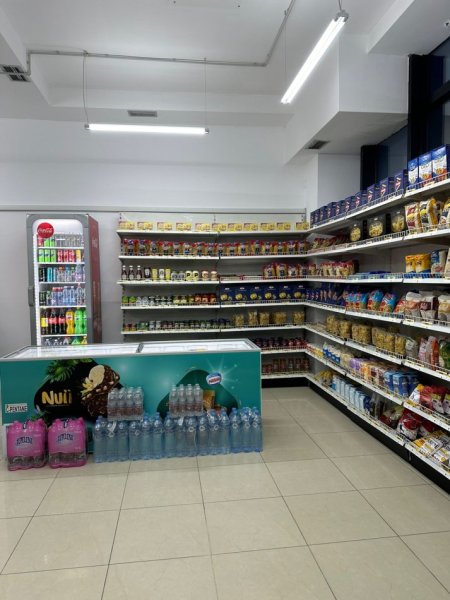 Tirane, jepet me qera ambjent biznesi Kati 0, 150 m² 850 € (Brryl)