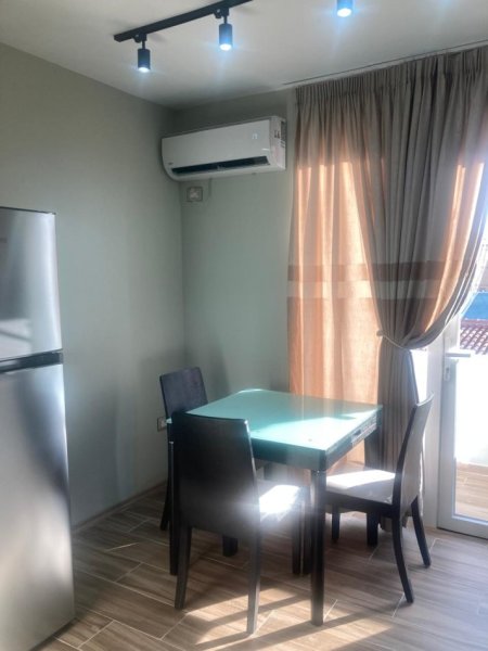 Tirane, jepet me qera apartament 1+1 Kati 4, 60 m² 500 € (VASIL SHANTO)