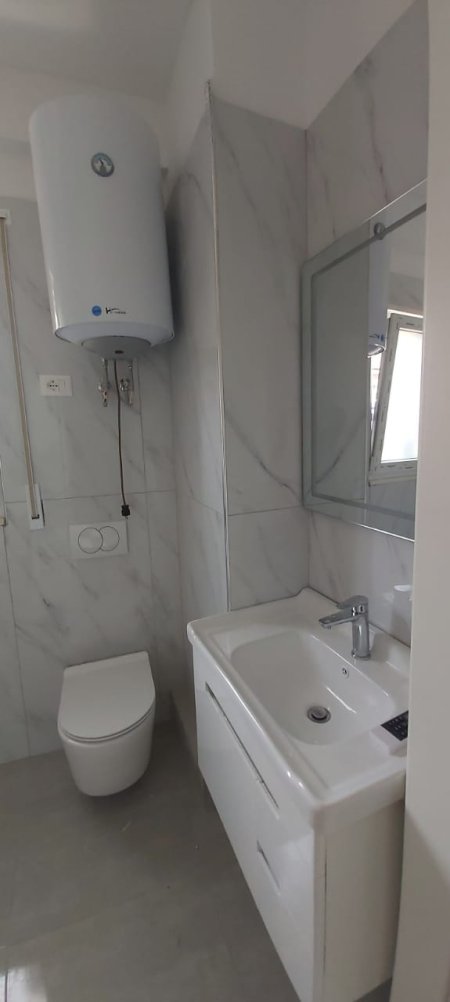 Tirane, jepet me qera apartament 1+1+BLK Kati 2, 56 m² 420 Euro (Rruga e Dibres)