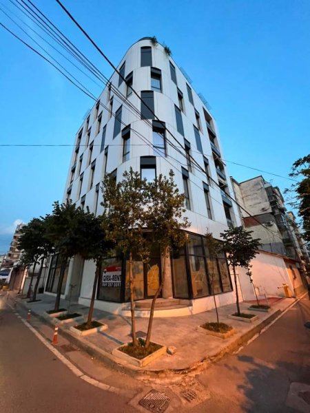 Tirane, jepet me qera ambjent biznesi Kati 0, 170 m² 1.400 Euro (Rr.Sulejman Pitarka)