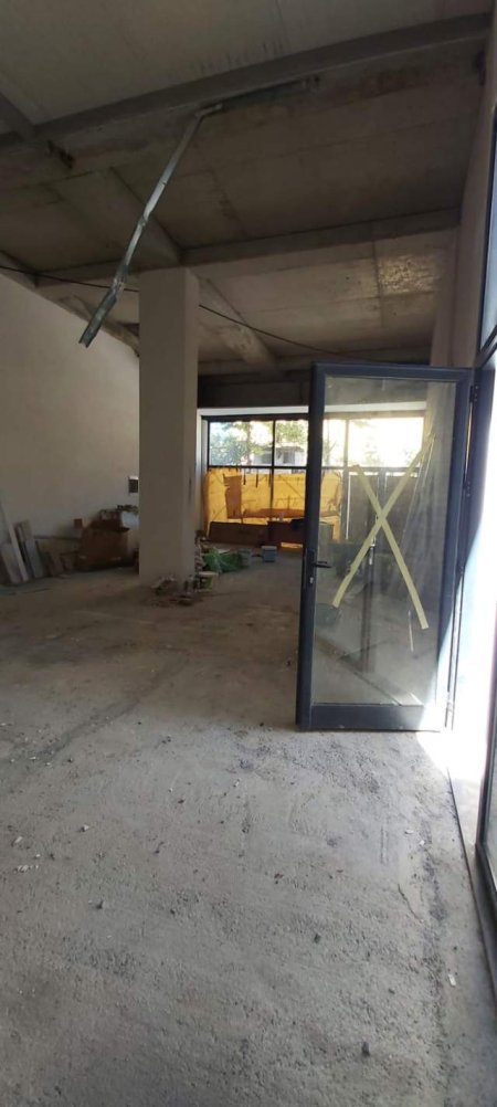 Tirane, jap me qera ambjent biznesi Kati 0, 170 m² 1.400 Euro (Rruga Nikolla Lena)