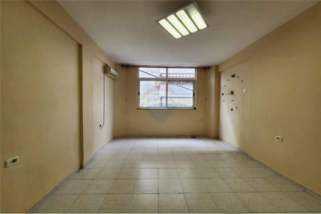 Tirane, shitet apartament 3+1 Kati 2, 105 m² 124000 Euro (Rruga 4 Deshmoret)
