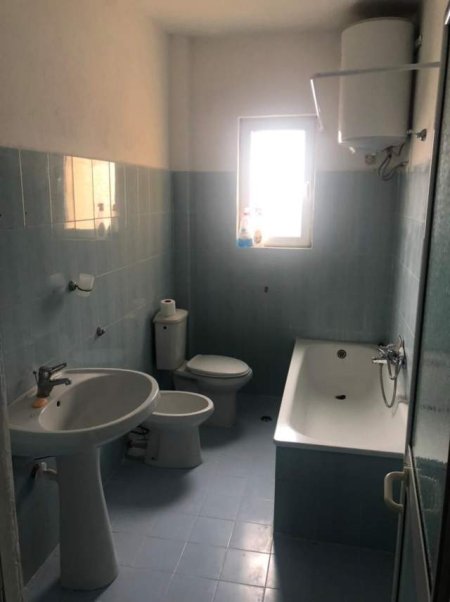 Tirane, jepet me qera apartament 3+1+BLK Kati 2, 140 m² 50.000 Leke (astir)