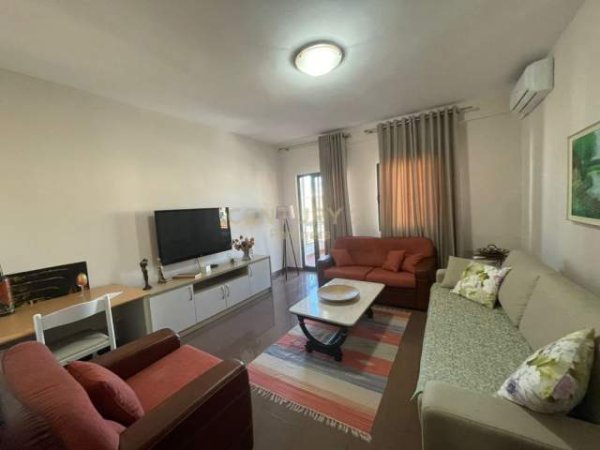 Tirane, jap me qera apartament 1+1+BLK Kati 3, 75 m² 450 Euro (rruga kavajes)