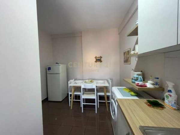Tirane, jap me qera apartament 1+1+BLK Kati 3, 75 m² 450 Euro (rruga kavajes)