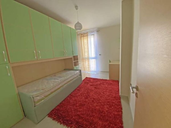 Tirane, jepet me qera apartament 2+1+BLK 165 m² 1.500 Euro (Nobis)
