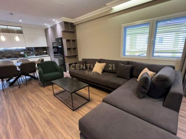 Tirane, jepet me qera apartament 3+1+BLK Kati 2, 104 m² 1.000 Euro (Lake Land Residence Farke)
