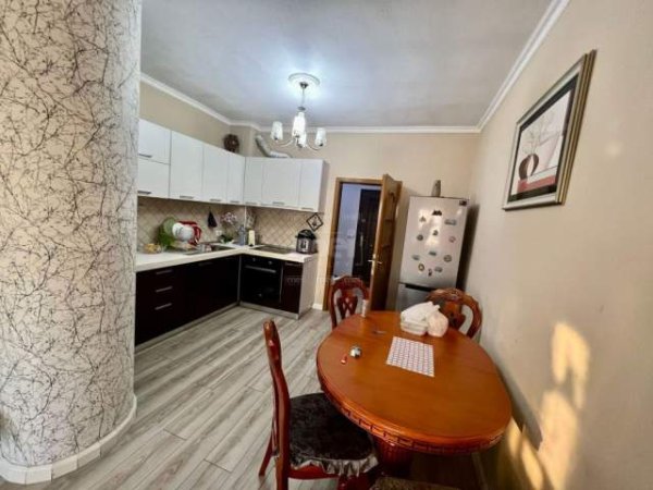 Tirane, jepet me qera apartament 110 m² 450 Euro (Don Bosko)