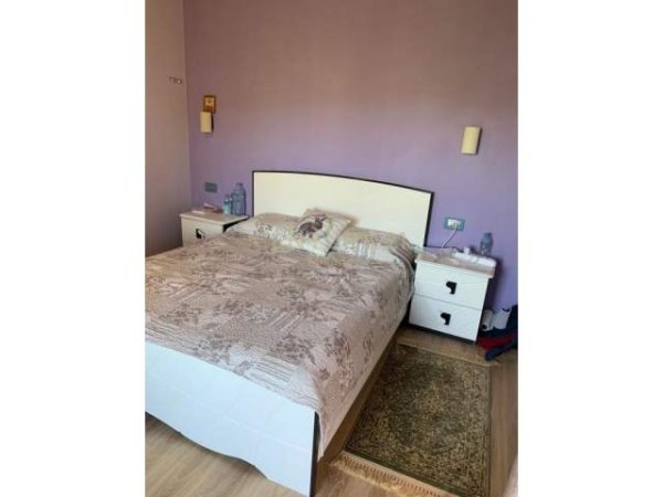 Tirane, jepet me qera Vile 3+1+BLK Kati 3, 450 m² 650 Euro (peze)