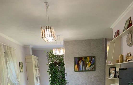 Tirane, jepet me qera Vile 3+1+BLK Kati 3, 450 m² 650 Euro (peze)