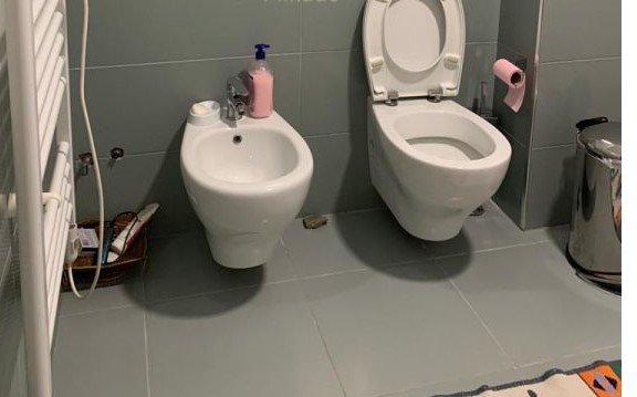 Tirane, jepet me qera Vile 3+1+A+BLK Kati 1, 450 m² 650 Euro (peze)