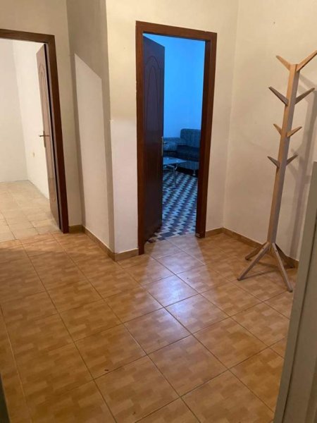 Tirane, jepet me qera apartament 2+1+BLK Kati 3, 70 m² 40.000 Leke (bulevardi gjergj fishta)
