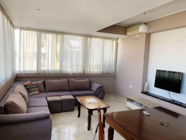 Tirane, jepet me qera apartament 2+1+A+BLK Kati 4, 86 m² 500 Euro