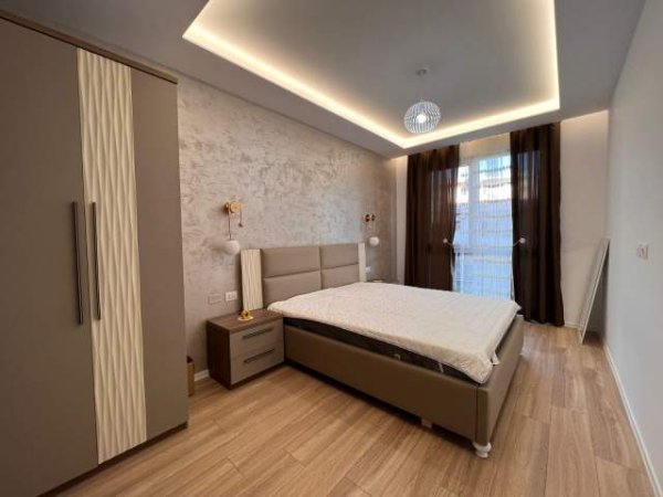 Tirane, jepet me qera apartament 2+1+BLK Kati 1, 90 m² 700 Euro (don bosko)