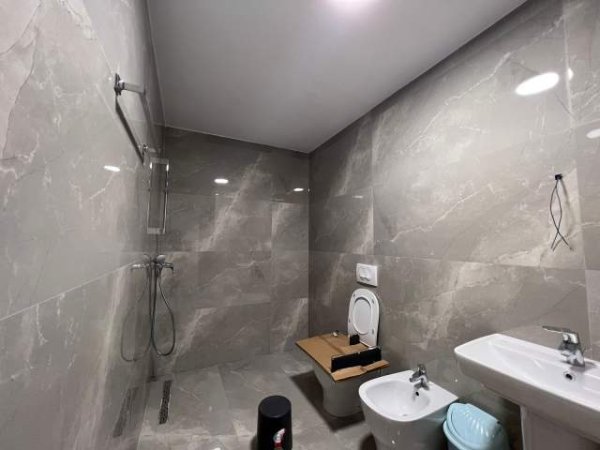 Tirane, jepet me qera apartament 2+1+BLK Kati 1, 90 m² 700 Euro (don bosko)