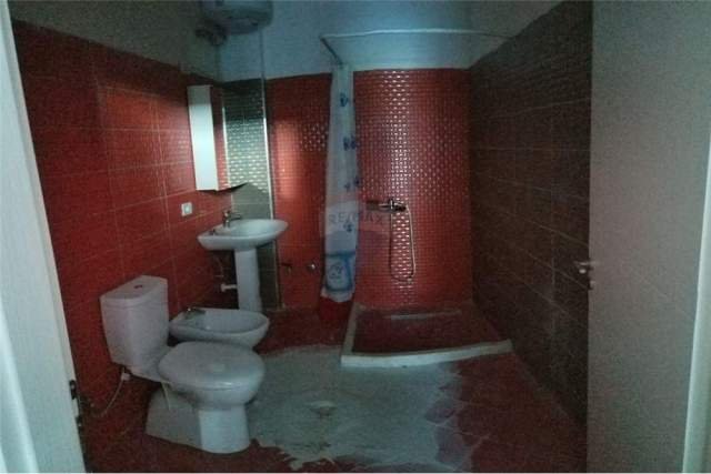 Tirane, jepet me qera apartament duplex 2+1+A Kati 3, 78 m² 350 Euro (rruga Thesarit te Fresku)