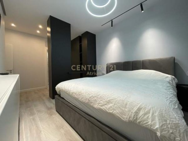 Tirane, jepet me qera apartament 2+1+BLK Kati 4, 92 m² 700 Euro (Porcelan)