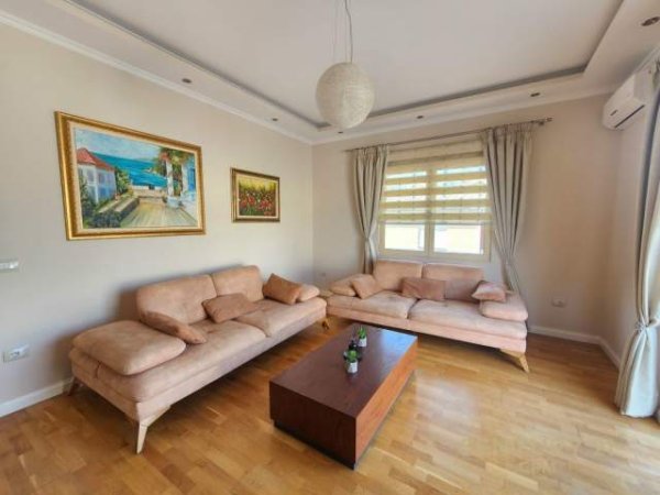 Tirane, jepet me qera Penthouse 2+1+A+BLK Kati 5, 100 m² 650 Euro (Liqen i Thate)