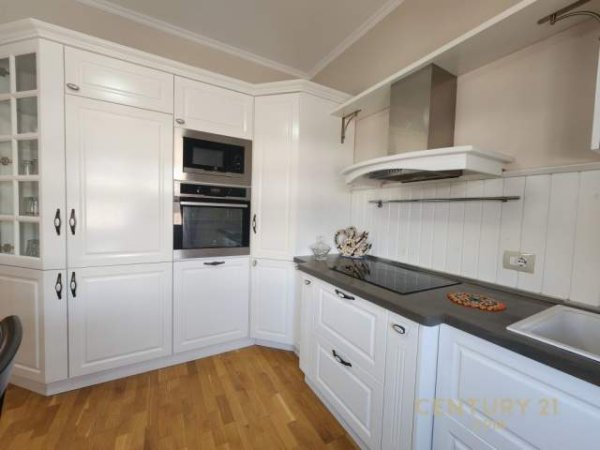 Tirane, jepet me qera Penthouse 2+1+A+BLK Kati 5, 100 m² 650 Euro (Liqen i Thate)