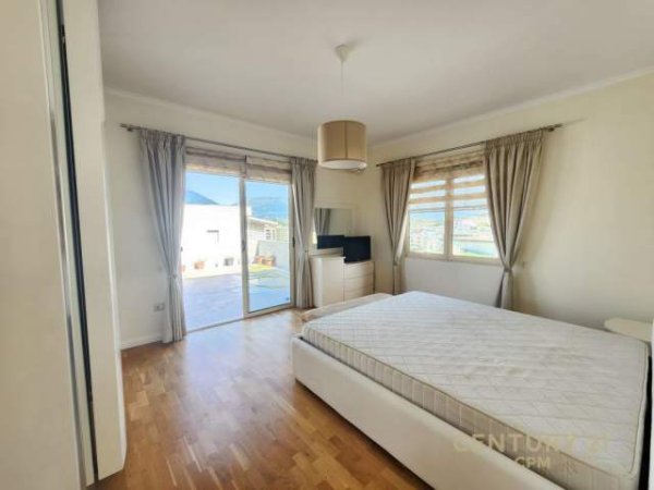 Tirane, jepet me qera Penthouse 2+1+A+BLK Kati 5, 100 m² 650 Euro (Liqen i Thate)