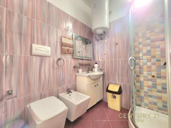 Tirane, jepet me qera Penthouse 2+1+A+BLK Kati 5, 100 m² 650 Euro (Liqen i Thate)