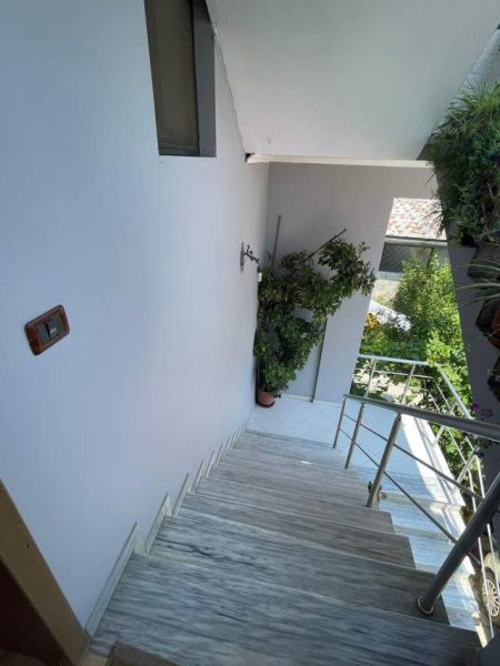 Tirane, jepet me qera apartament 3+1+BLK Kati 2, 140 m² 50.000 Leke (teodor keko)