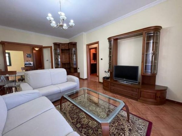 Tirane, jepet me qera apartament 2+1+BLK Kati 5, 120 m² 650 Euro (vaso pasha)