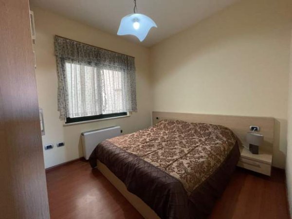 Tirane, jepet me qera apartament 2+1+BLK Kati 5, 120 m² 650 Euro (vaso pasha)