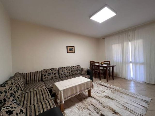 Tirane, jepet me qera apartament 1+1 Kati 1, 65 m² 400 Euro (21 Dhjetori)