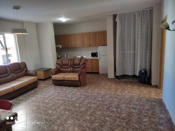 Tirane, jepet me qera apartament 2+1+BLK Kati 3, 90 m² 350 Euro (Rruga e Elbasanit)