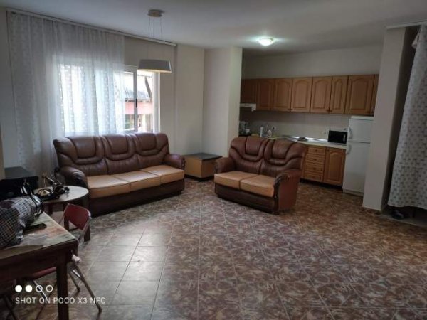 Tirane, jepet me qera apartament 2+1+BLK Kati 3, 90 m² 350 Euro (Rruga e Elbasanit)