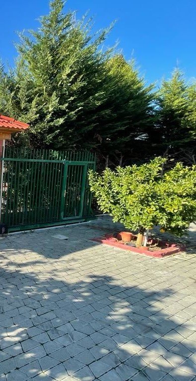 Tirane, jepet me qera Vile 3+1+BLK Kati 3, 450 m² 650 Euro (peze)