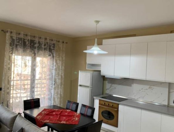 Tirane, jepet me qera apartament 2+1+BLK Kati 10, 103 m² 600 Euro (9 kateshet)