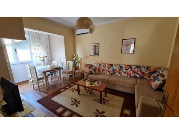 Tirane, shitet apartament 1+1 Kati 4, 55 m² 100.000 Euro (Stacioni i Trenit)