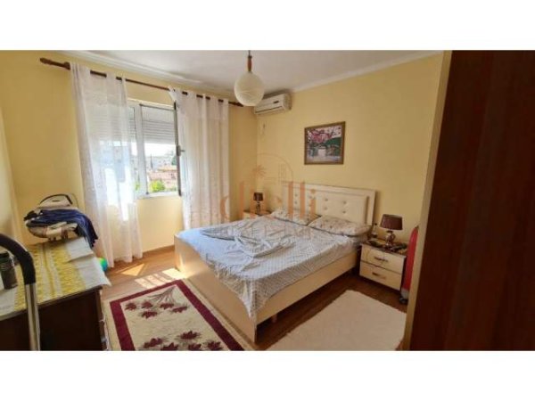 Tirane, shitet apartament 1+1 Kati 4, 55 m² 100.000 Euro (Stacioni i Trenit)