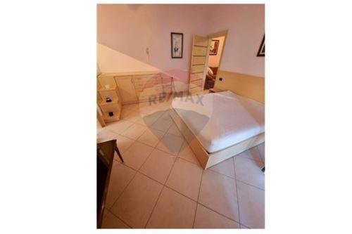 Tirane, shitet apartament Kati 6, 92 m² 95.000 Euro (Porcelan)