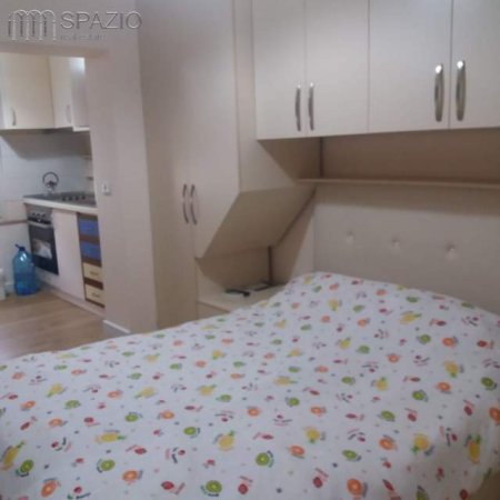 Tirane, jepet me qera dhome Kati 5, 300 Euro (Rruga ''Fortuzi'')