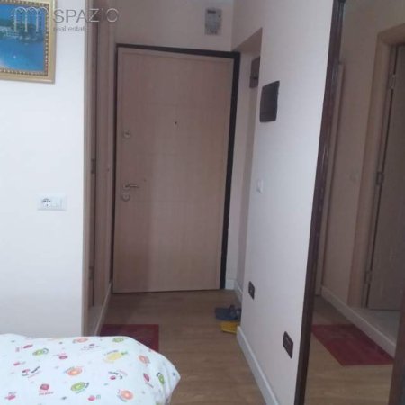 Tirane, jepet me qera dhome Kati 5, 300 Euro (Rruga ''Fortuzi'')