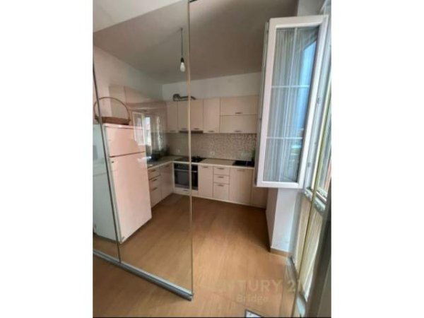 Tirane, jap me qera apartament 2+1+A+BLK Kati 5, 104 m² 450 Euro (Amerikan 3)